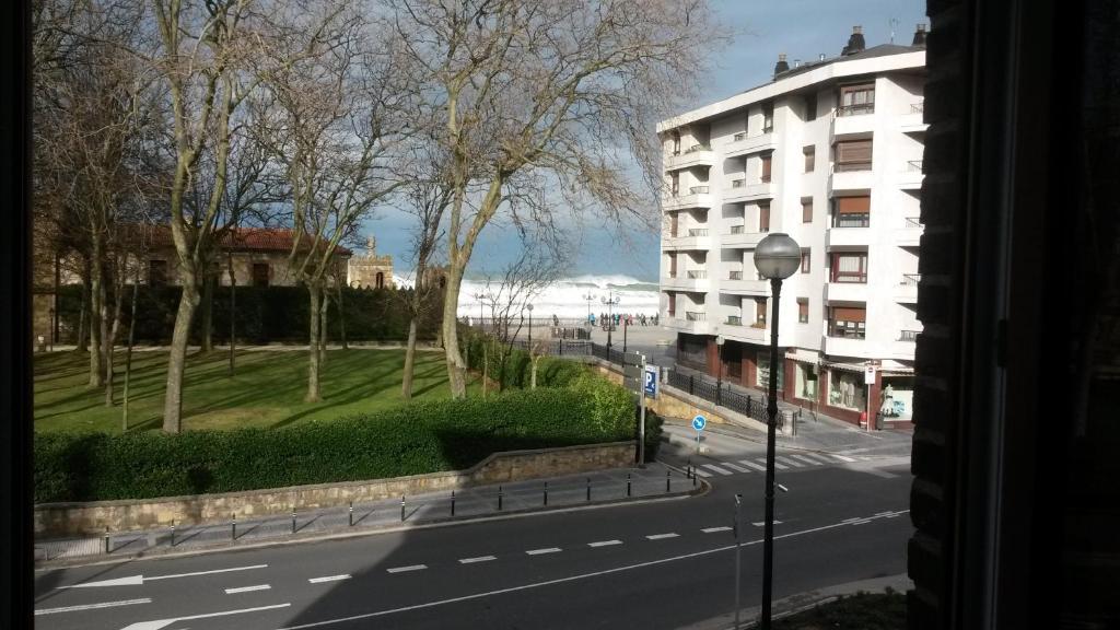 Hotel Ekia Pentsioa Zarautz Zimmer foto